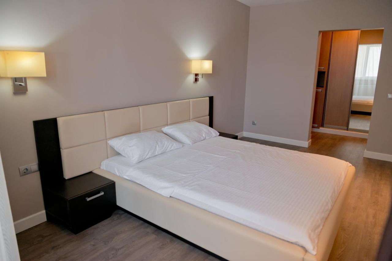 2 Bedroom Apartment Close To Center, Park And Shopping Center Kişinev Dış mekan fotoğraf